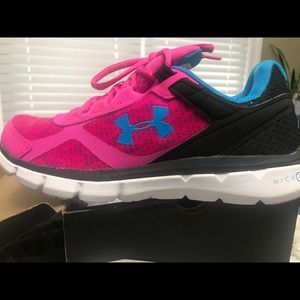 Women UA/Under Armour athletic shoe size 9